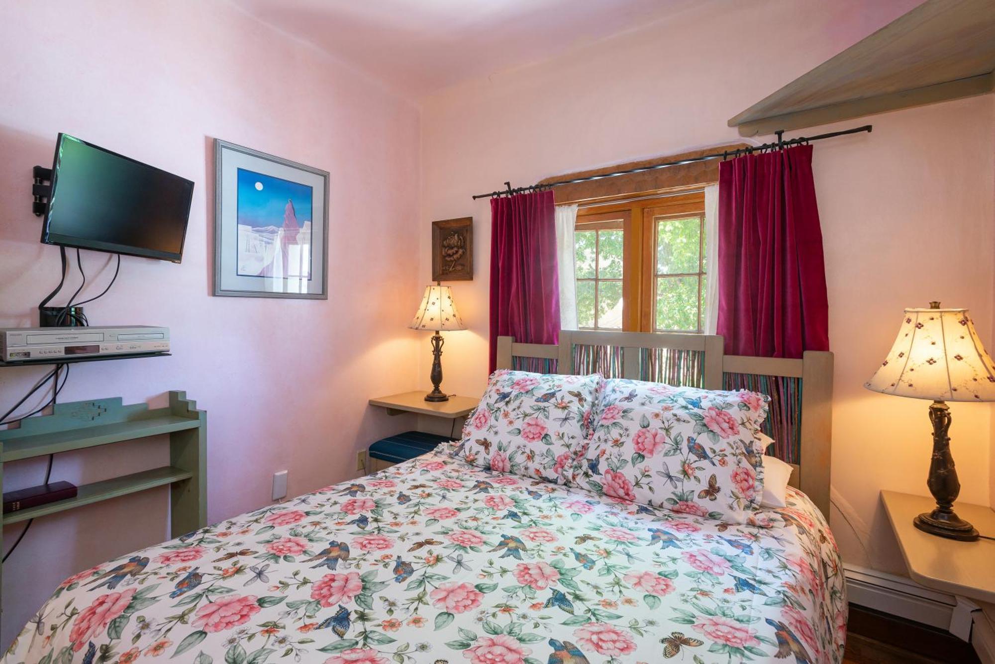 Inn On La Loma Plaza Taos Room photo
